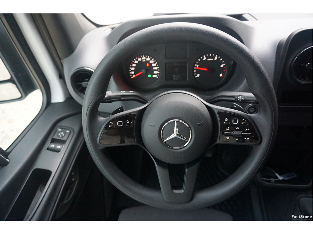 48971959-mercedes-benz-sprinter-11