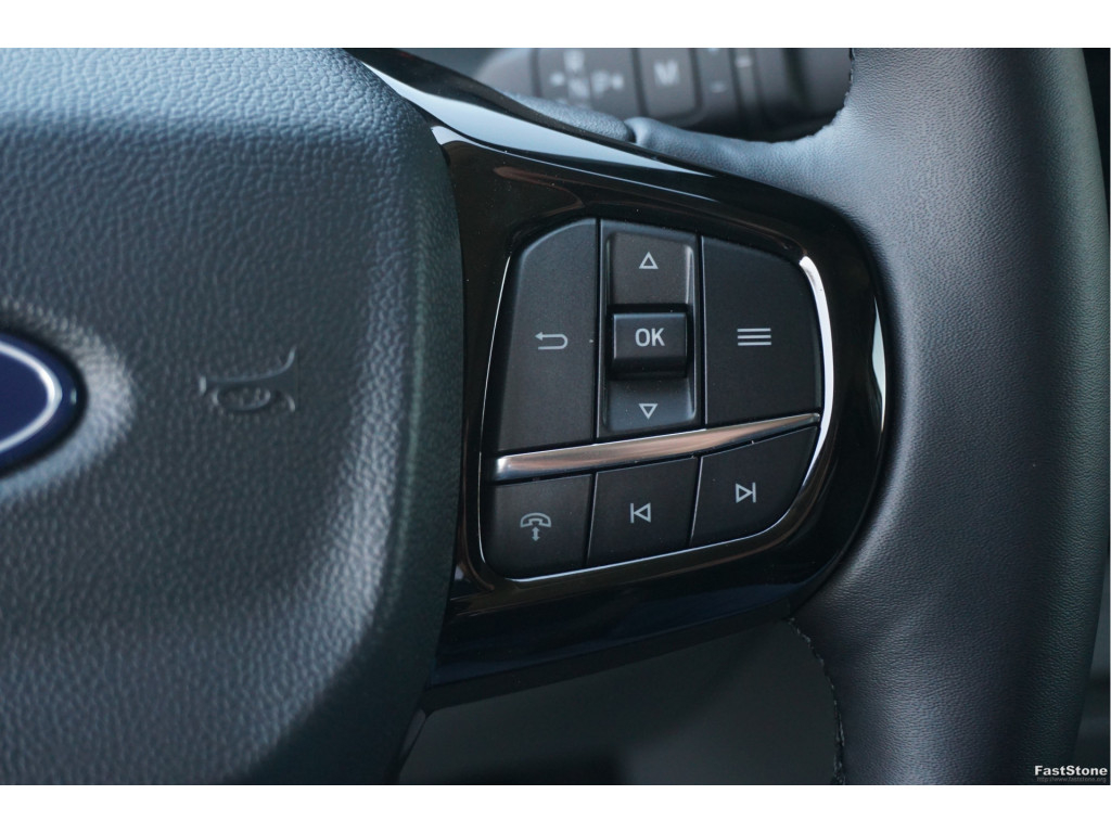 49338797-ford-transit-custom-13