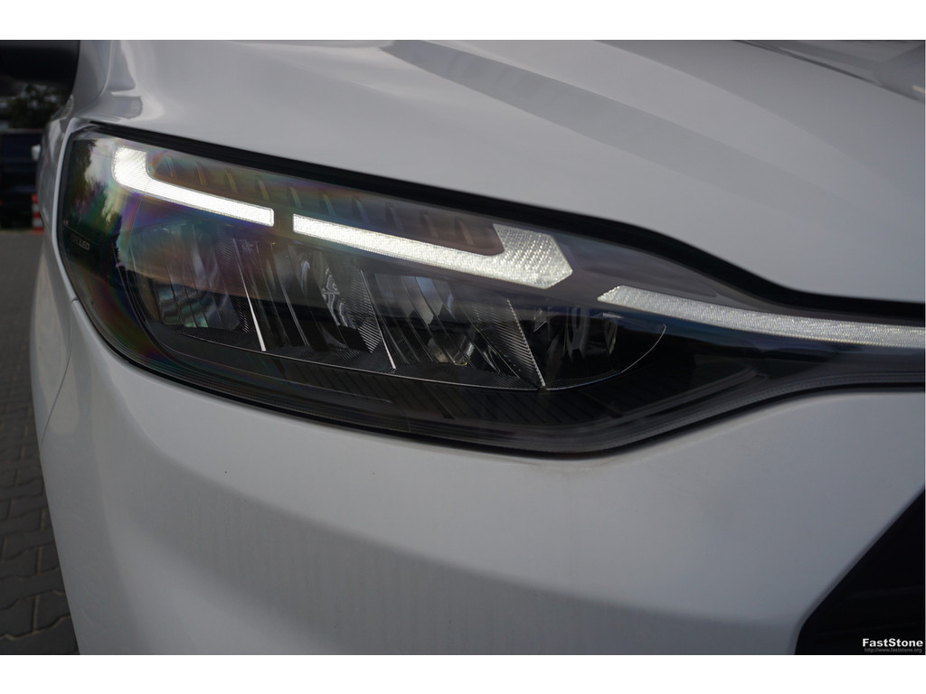 49338916-ford-transit-custom-13