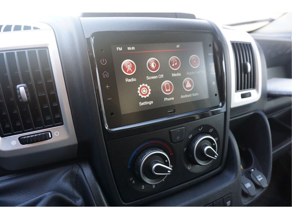 51024027-citroen-jumper-12