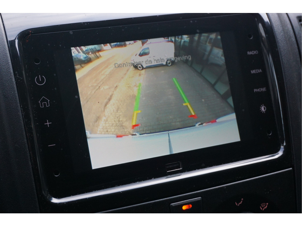 51046774-peugeot-boxer-13