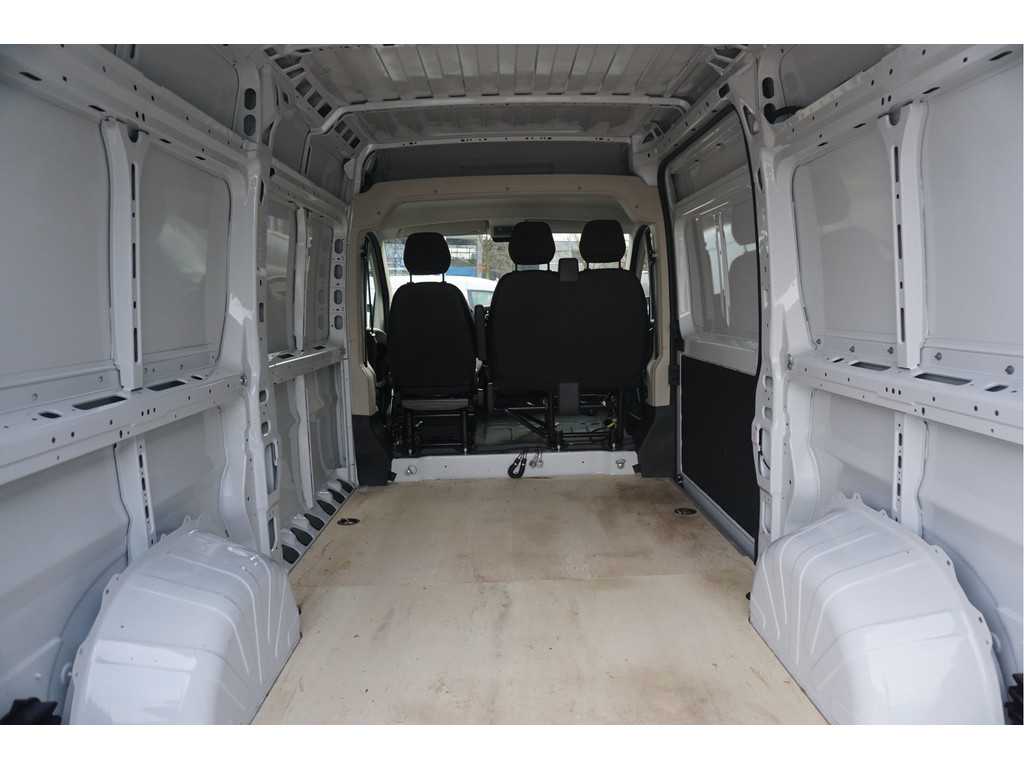 51046774-peugeot-boxer-8