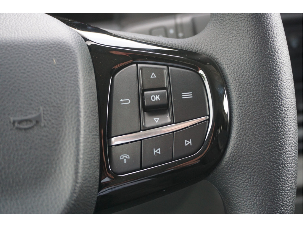 51246619-ford-transit-custom-15