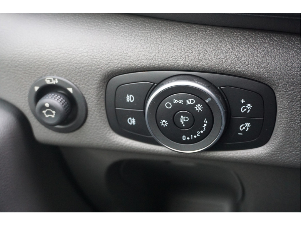 51415053-ford-transit-14