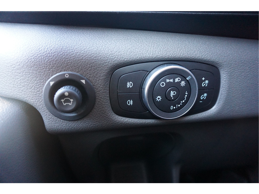 51755056-ford-transit-15