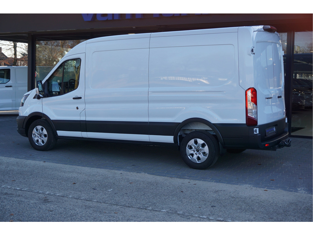 52166507-ford-transit-3