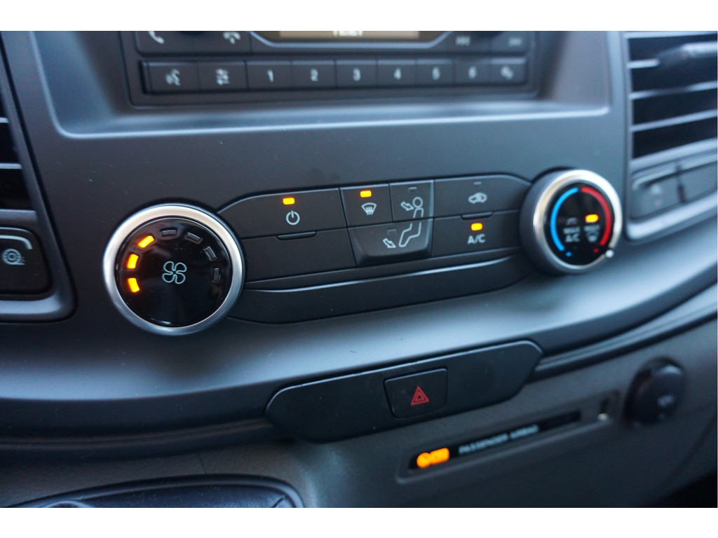 52166685-ford-transit-12