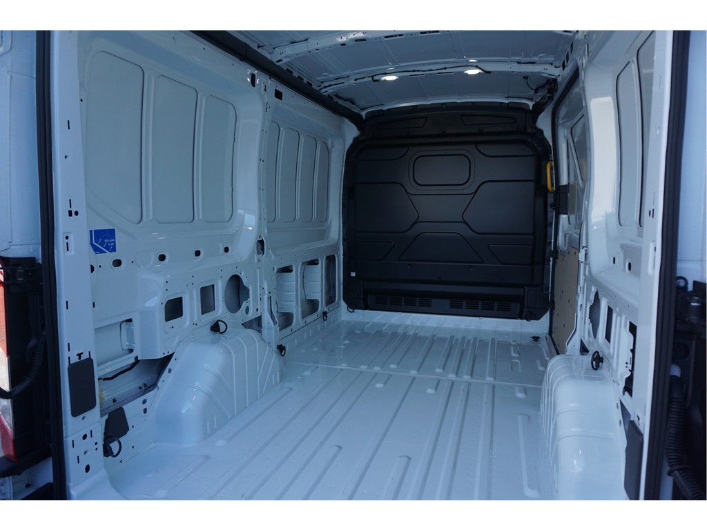 52166781-ford-transit-7