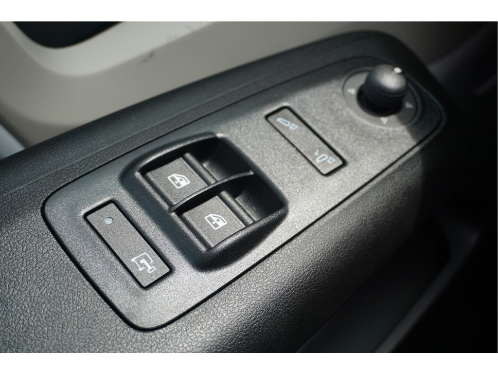 52176868-citroen-jumper-19