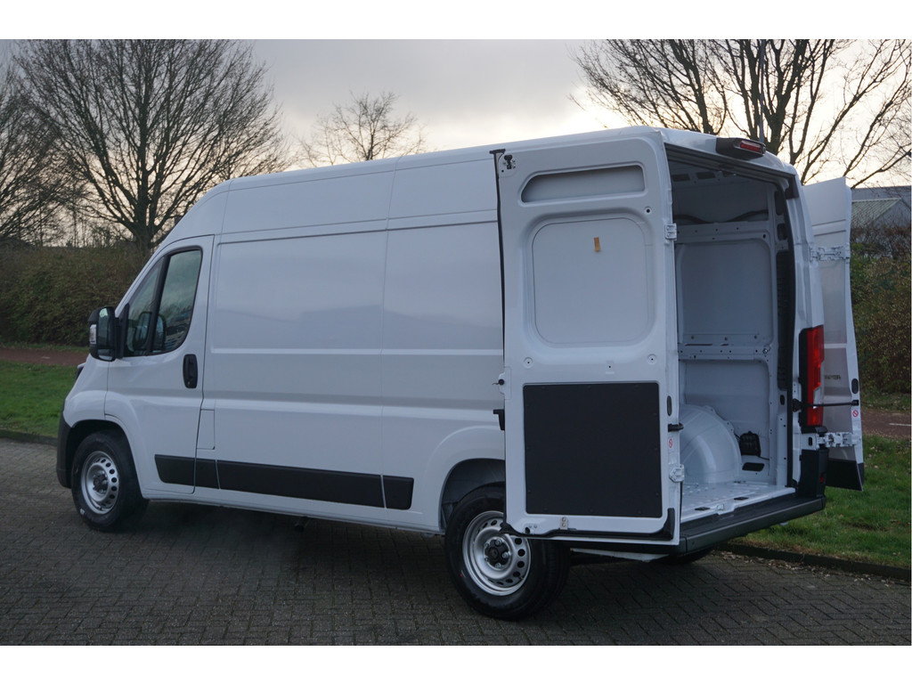 52176868-citroen-jumper-4