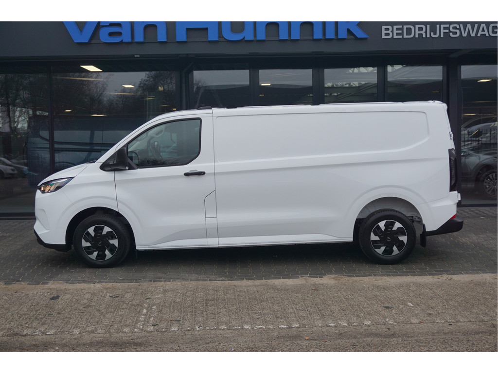 52369812-ford-transit-custom-2