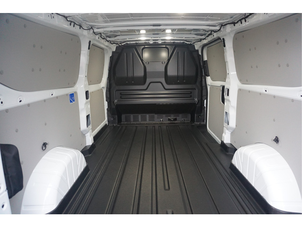 52369812-ford-transit-custom-7