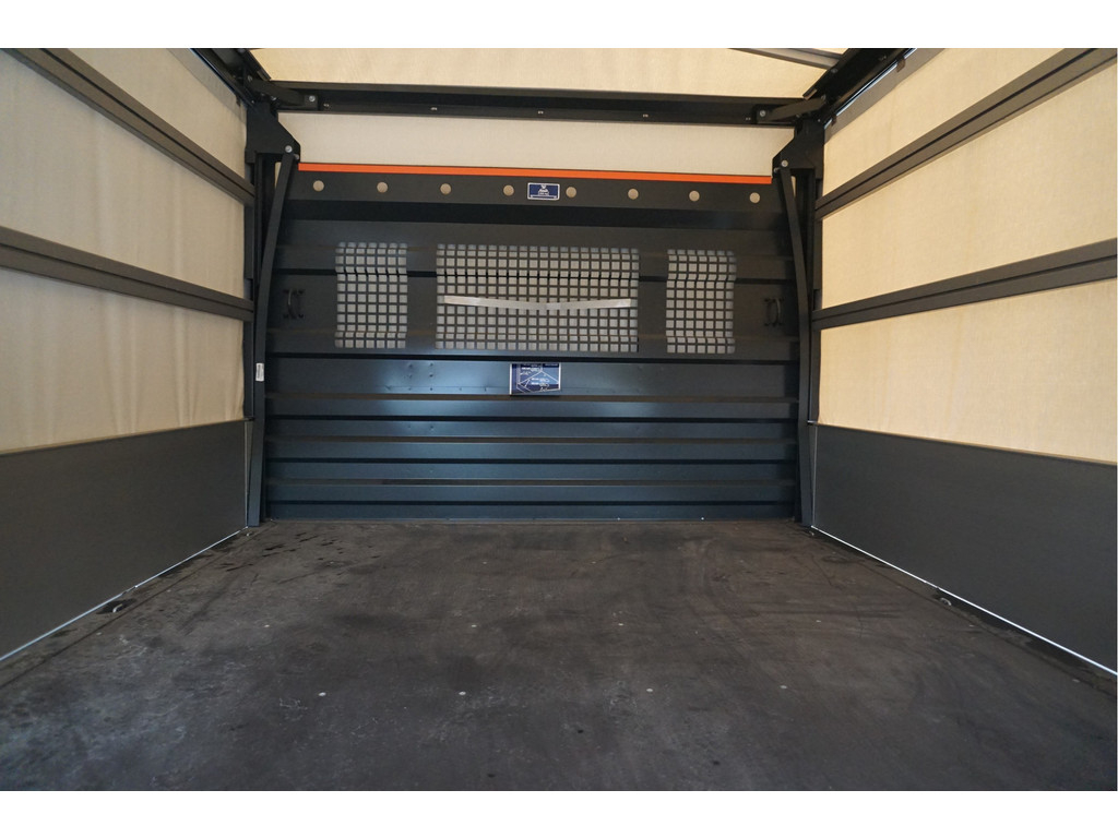 52746568-ford-transit-7