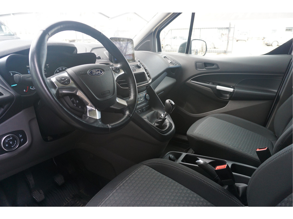 52746723-ford-transit-connect-8