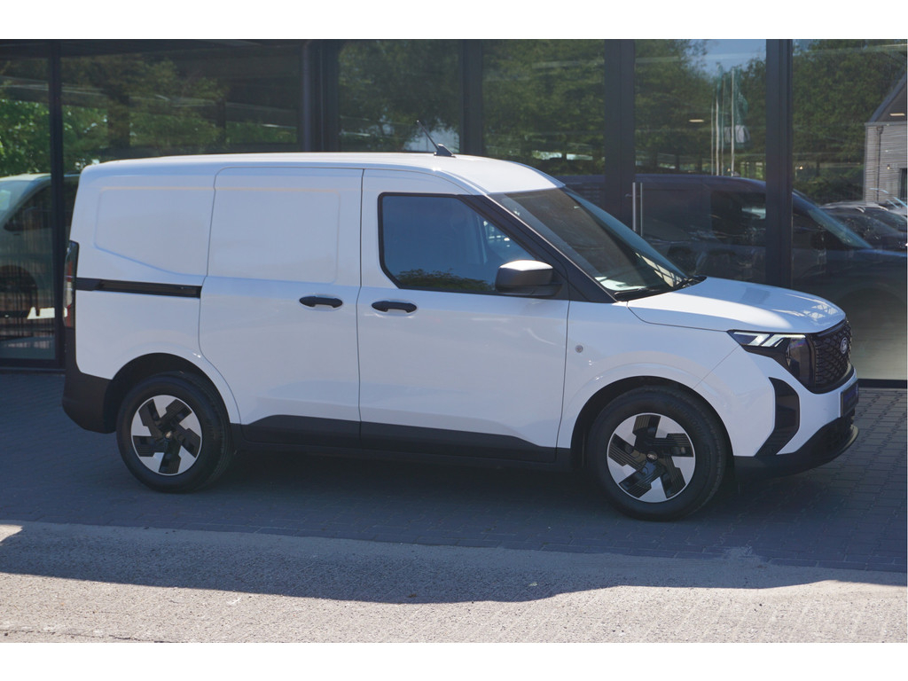 53163362-ford-transit-courier-6