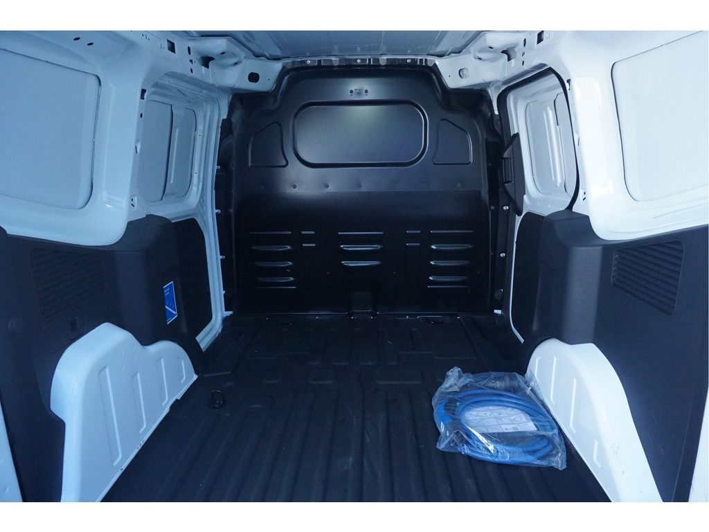 53163362-ford-transit-courier-7