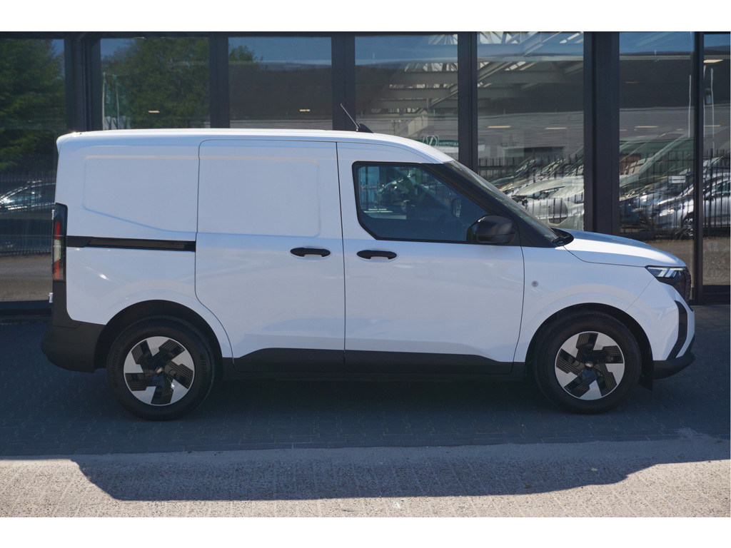 53308723-ford-transit-courier-5