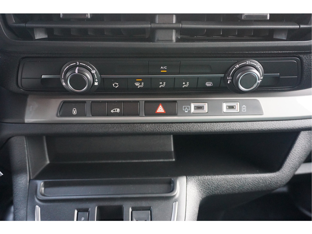 53363570-citroen-jumpy-14