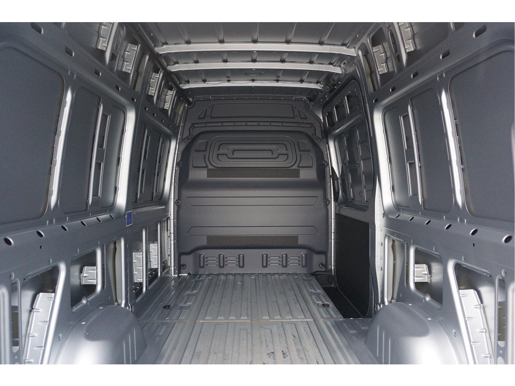 53900492-mercedes-benz-sprinter-7