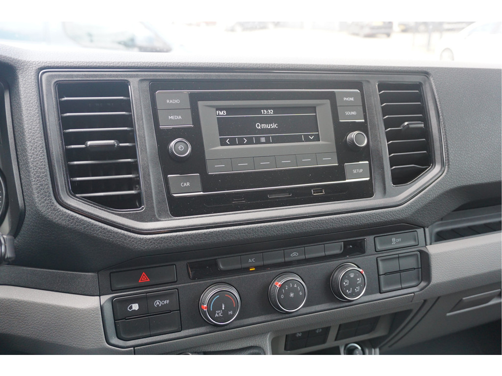 53985081-volkswagen-crafter-11