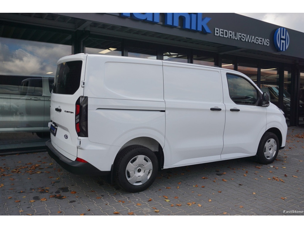 54008980-ford-transit-custom-4