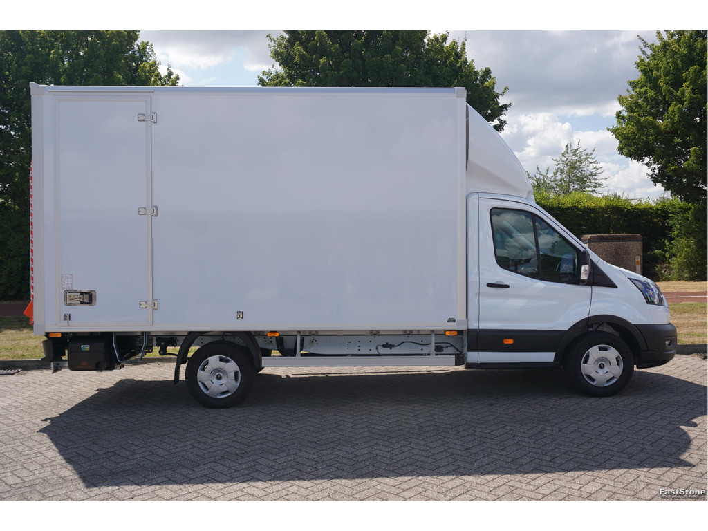 54009348-ford-transit-6