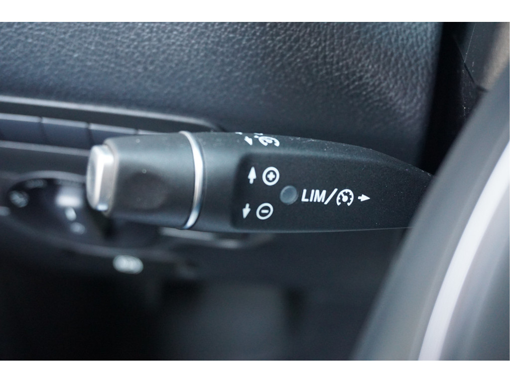 55645858-mercedes-benz-vito-18