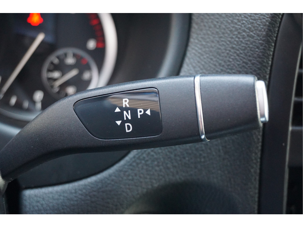 55645858-mercedes-benz-vito-19