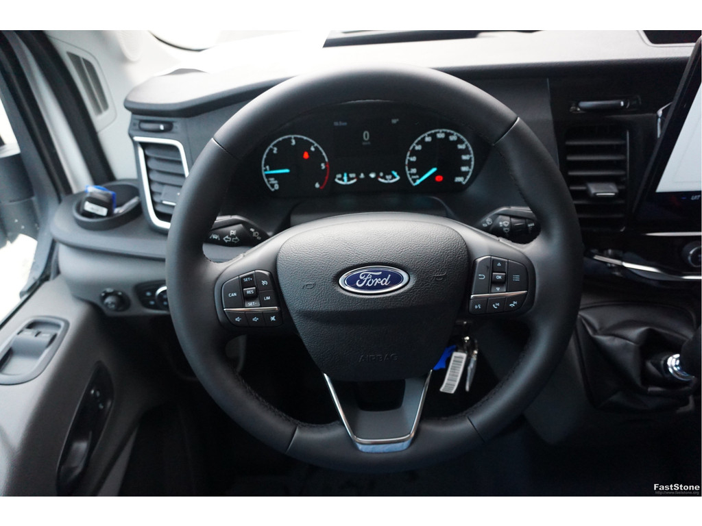 55652015-ford-transit-10