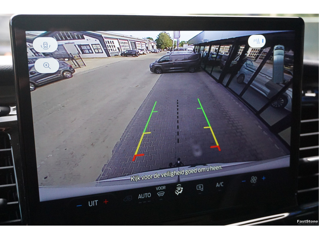 55652015-ford-transit-12