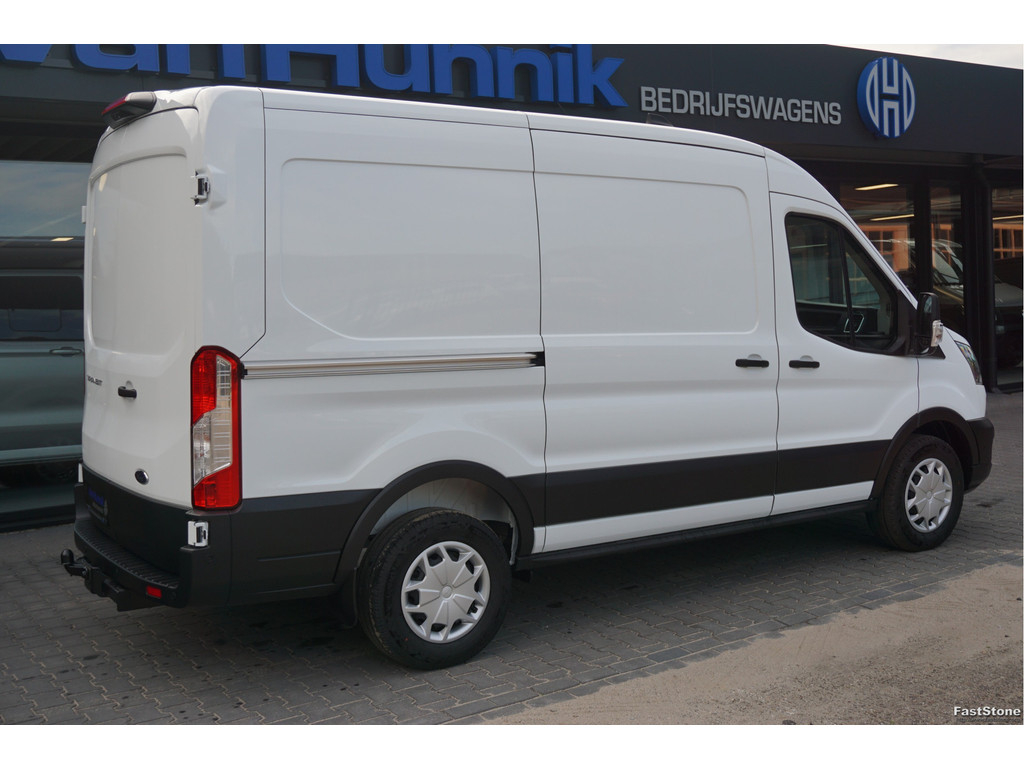 55652015-ford-transit-4