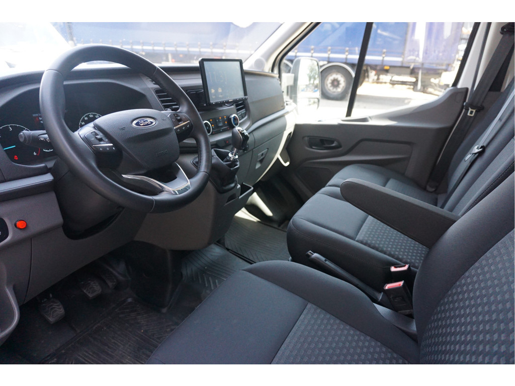 55885608-ford-transit-10