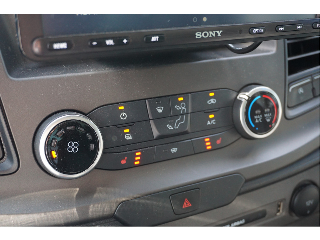 55885608-ford-transit-12