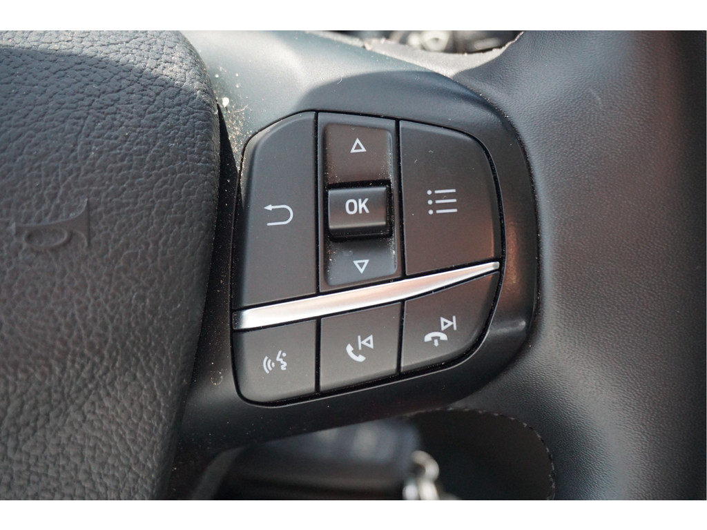 55885608-ford-transit-16
