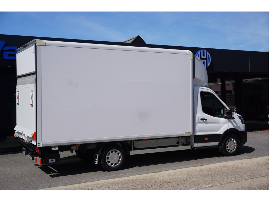 55885608-ford-transit-5