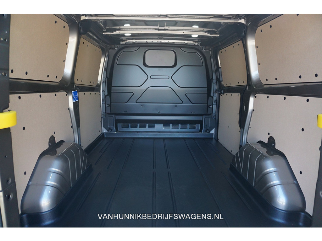 56015082-ford-transit-custom-7