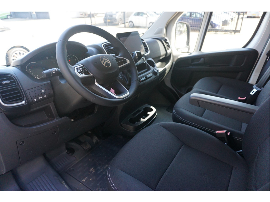 56158231-citroen-jumper-10