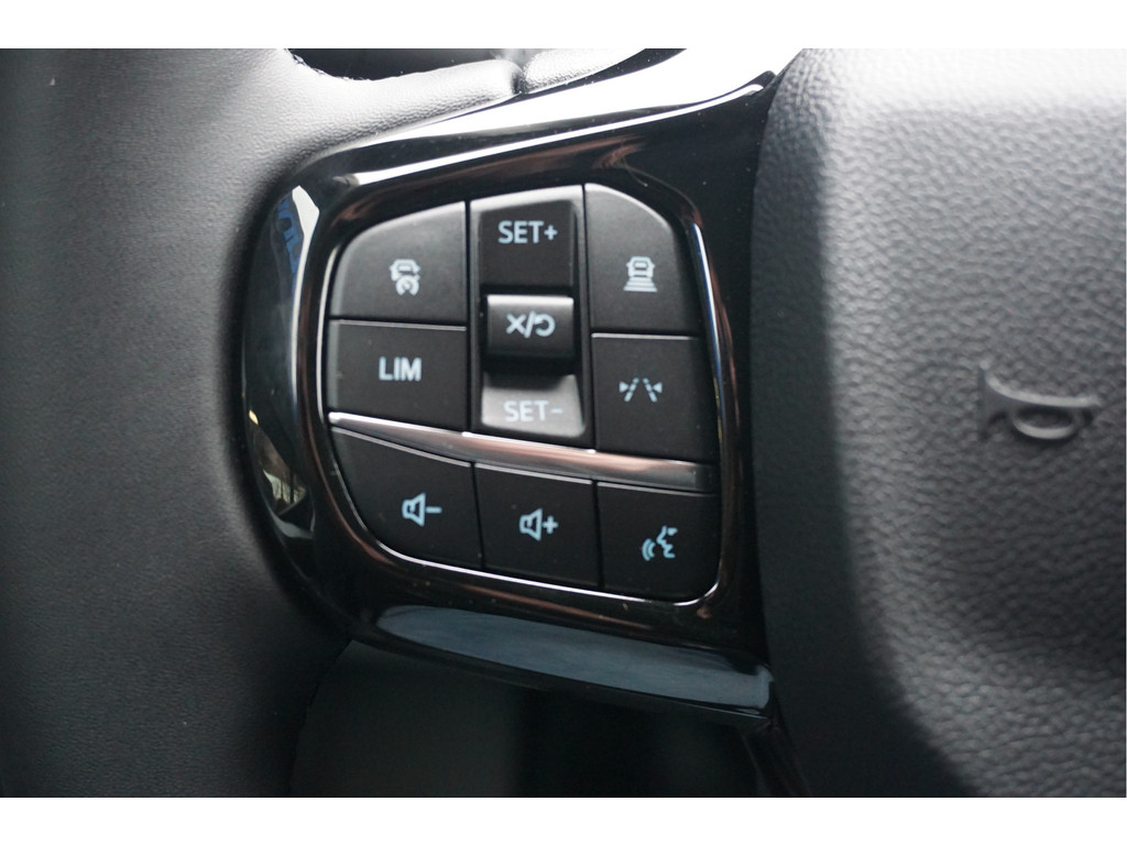 56253340-ford-transit-custom-13