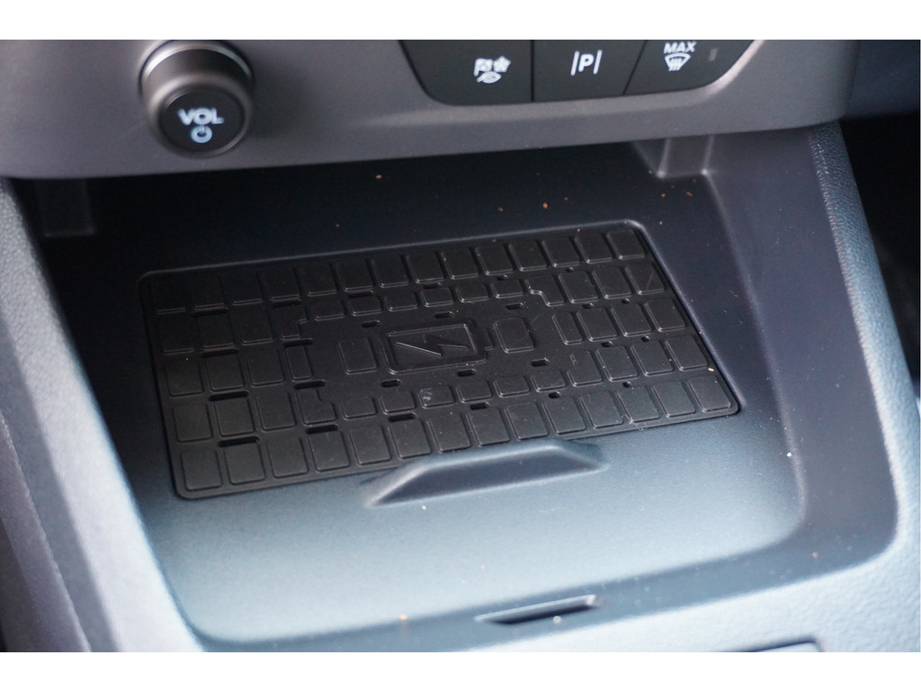 56421827-ford-transit-courier-14