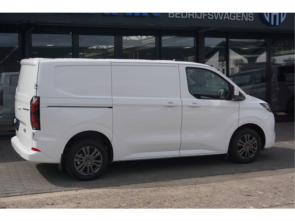 56883224-ford-transit-custom-4
