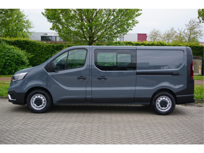 38281705-renault-trafic-2