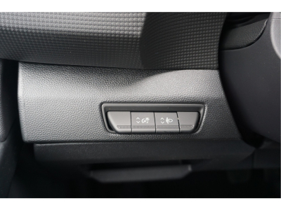 38487506-renault-trafic-17