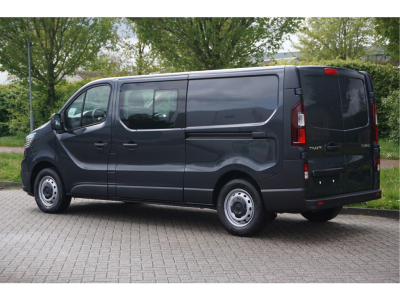 38487506-renault-trafic-3