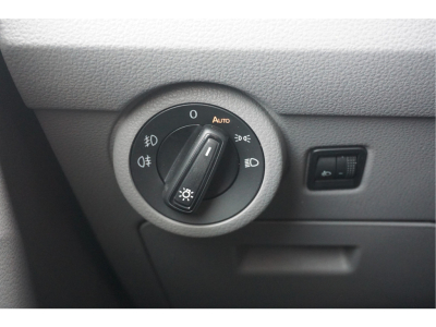 38921718-volkswagen-transporter-16