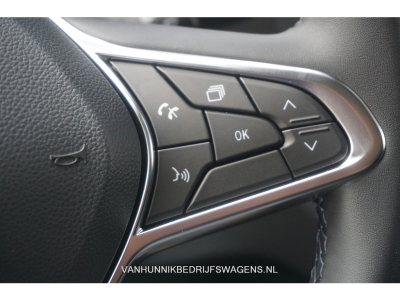 40263379-renault-trafic-17