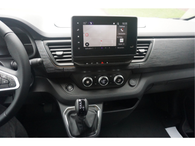 40347503-renault-trafic-11