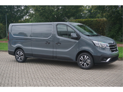 40347809-renault-trafic-6