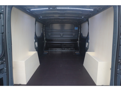 40347809-renault-trafic-8