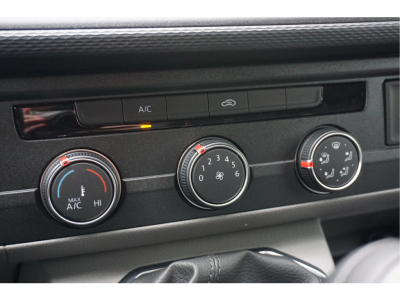 41241034-volkswagen-transporter-15