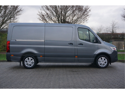 41811265-mercedes-benz-sprinter-5